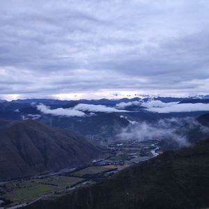 莫妮卡被黑人扒开双腿猛进
